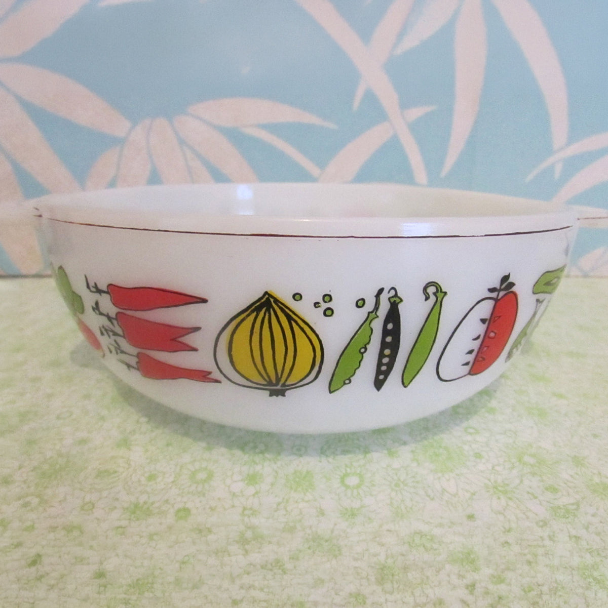 Set of  two 1960s JAJ Pyrex "Harvest" Easy Grip round casserole dishes