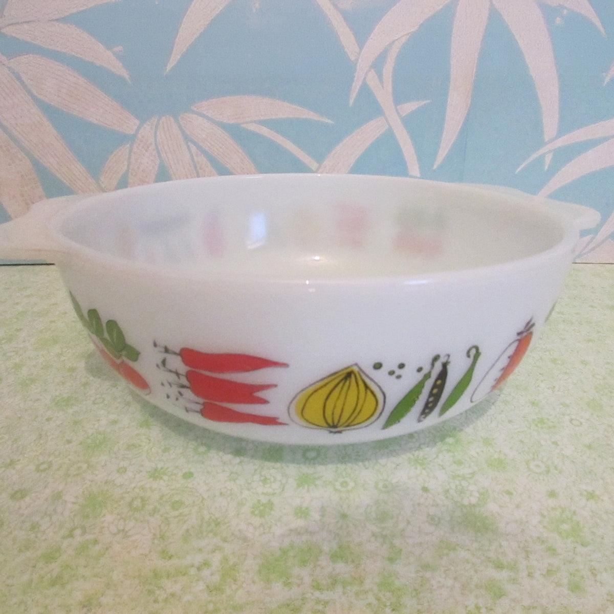 Set of  two 1960s JAJ Pyrex "Harvest" Easy Grip round casserole dishes