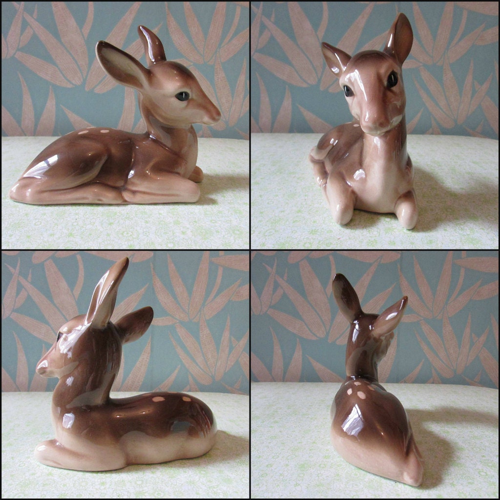 Vintage Midwinter-style ceramic sitting deer/fawn