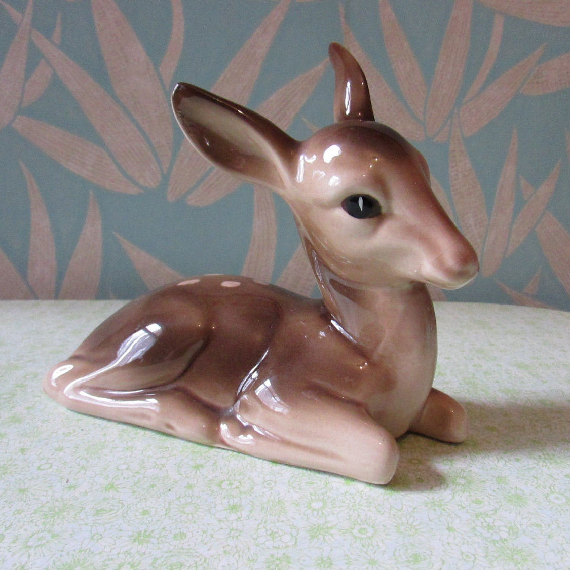 Vintage Midwinter-style ceramic sitting deer/fawn