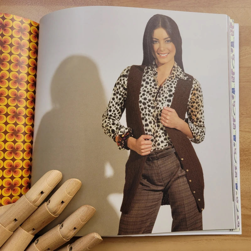 Knitting Vintage: 30 knitting projects inspired by period fashions, by Claire Montgomerie (Softback, 2011)