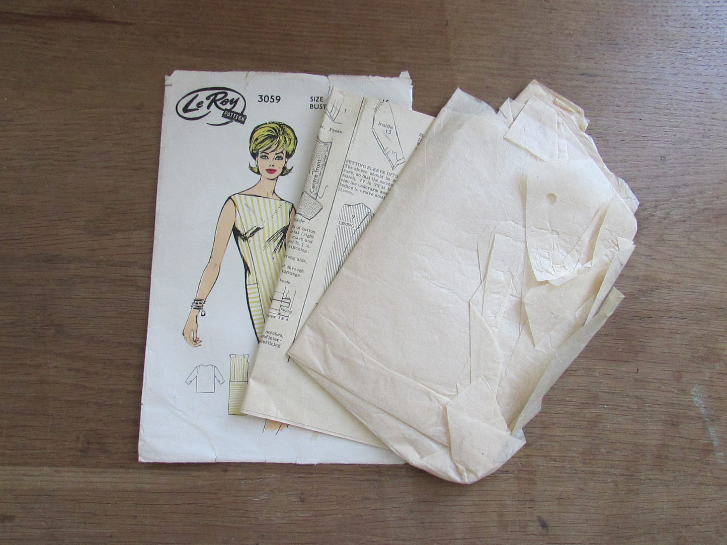 Part cut 1960s Le Roy 3059 sewing pattern for misses' dress & jacket, size 18 (complete)