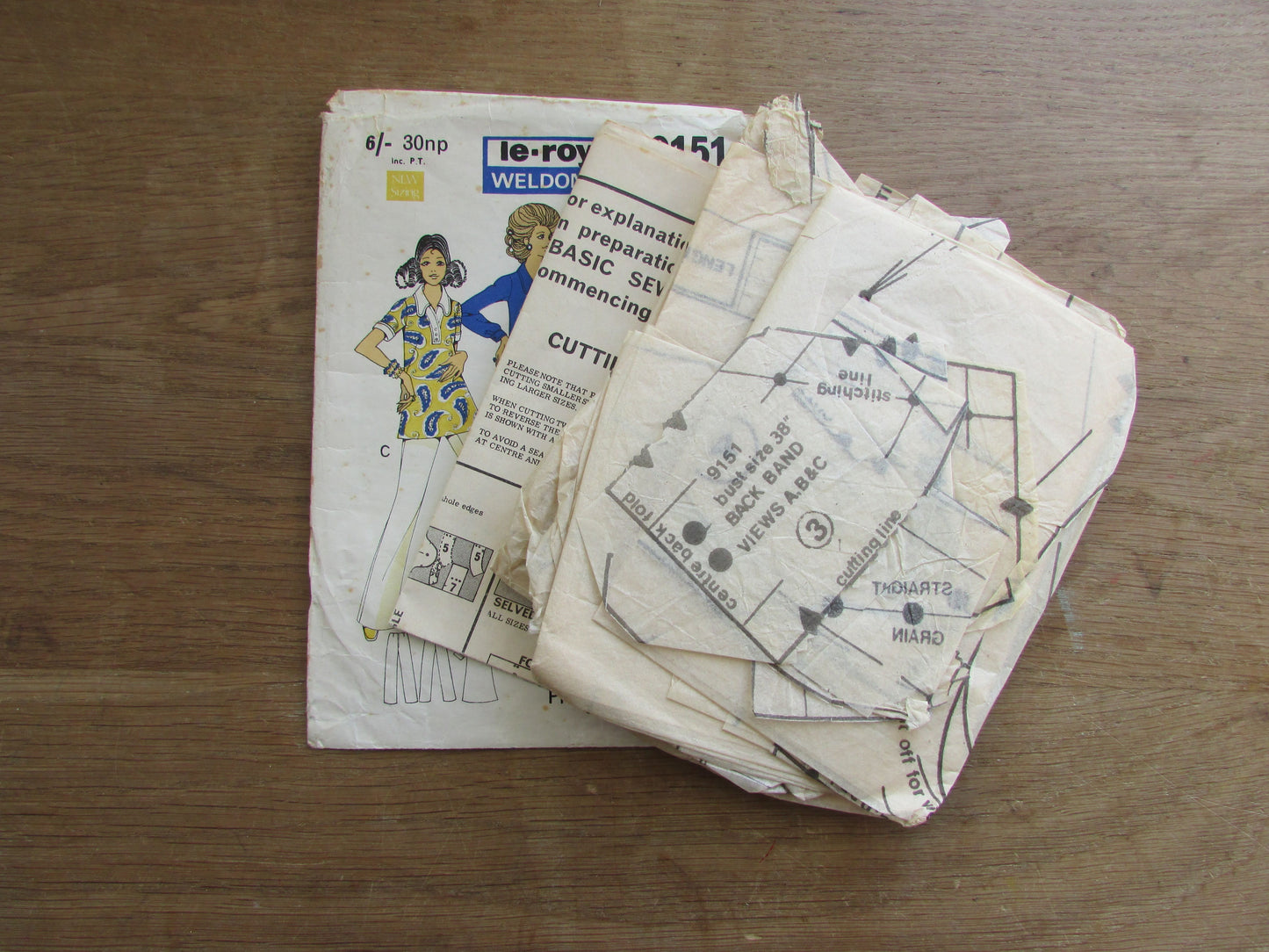 Part cut 1960s le roy Weldons 9151 sewing pattern for misses' shirt style dress & trousers, size 16 (complete)