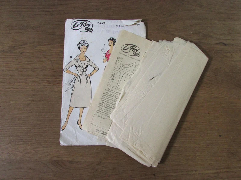 Part cut 1950s le roy 2339 sewing pattern for dress with pleated or straight skirt, size 16 (complete)
