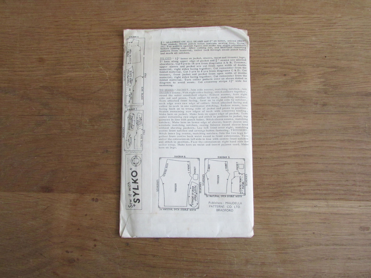 Uncut 1940s/50s Maudella 3163 sewing pattern for boy's pyjamas, size 13 & 14 years (complete)