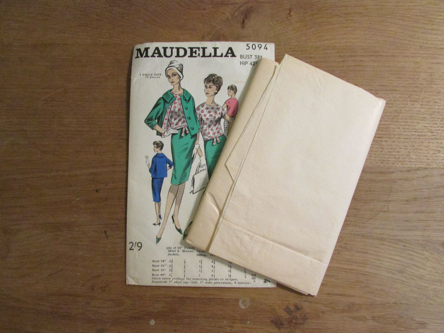 Uncut 1960s Maudella 5094 sewing pattern for 3-piece suit, size 14 approx (complete)