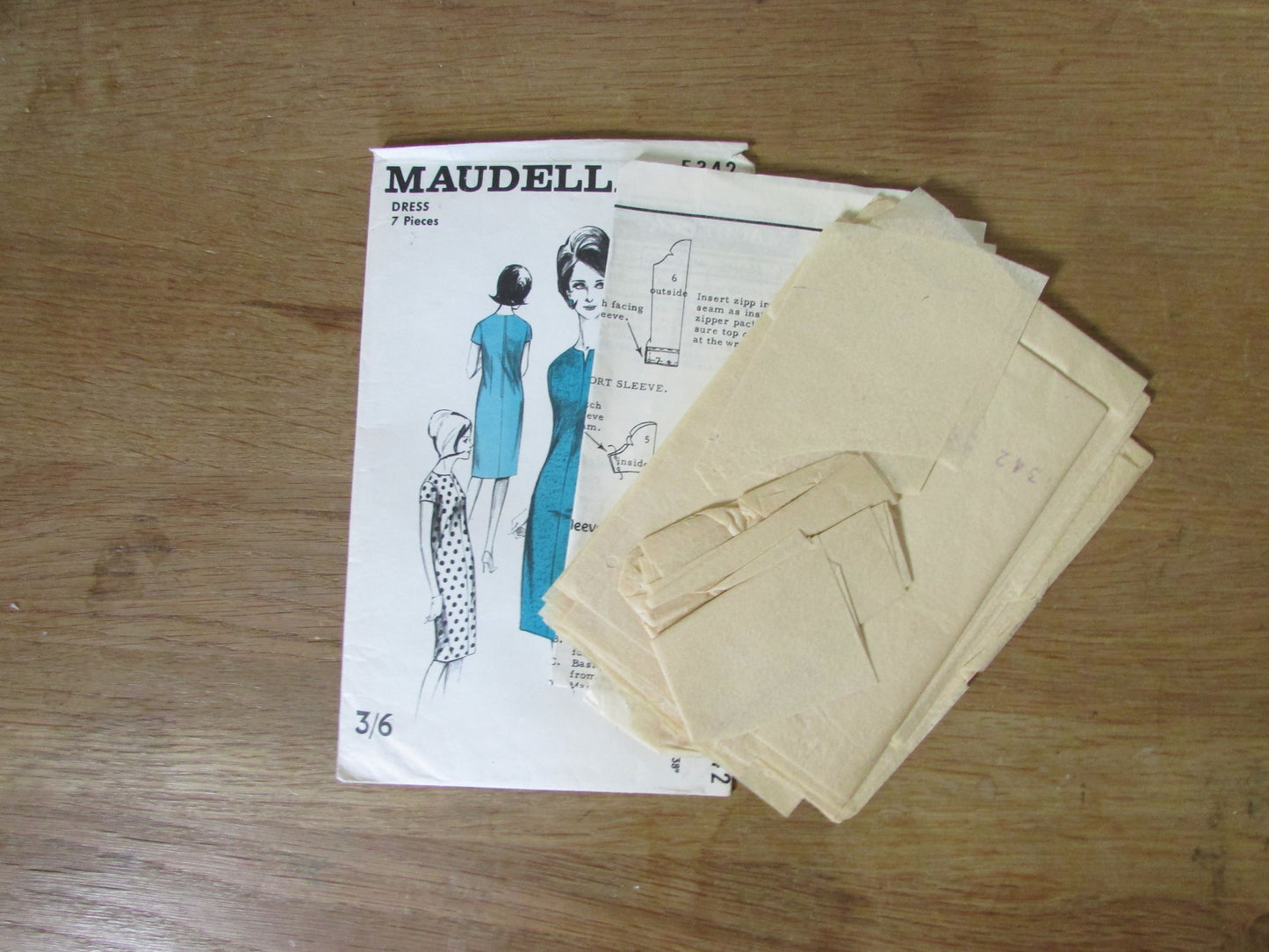 Part cut 1960s Maudella 5342 sewing pattern for long or short-sleeve dress, size 14 (complete)
