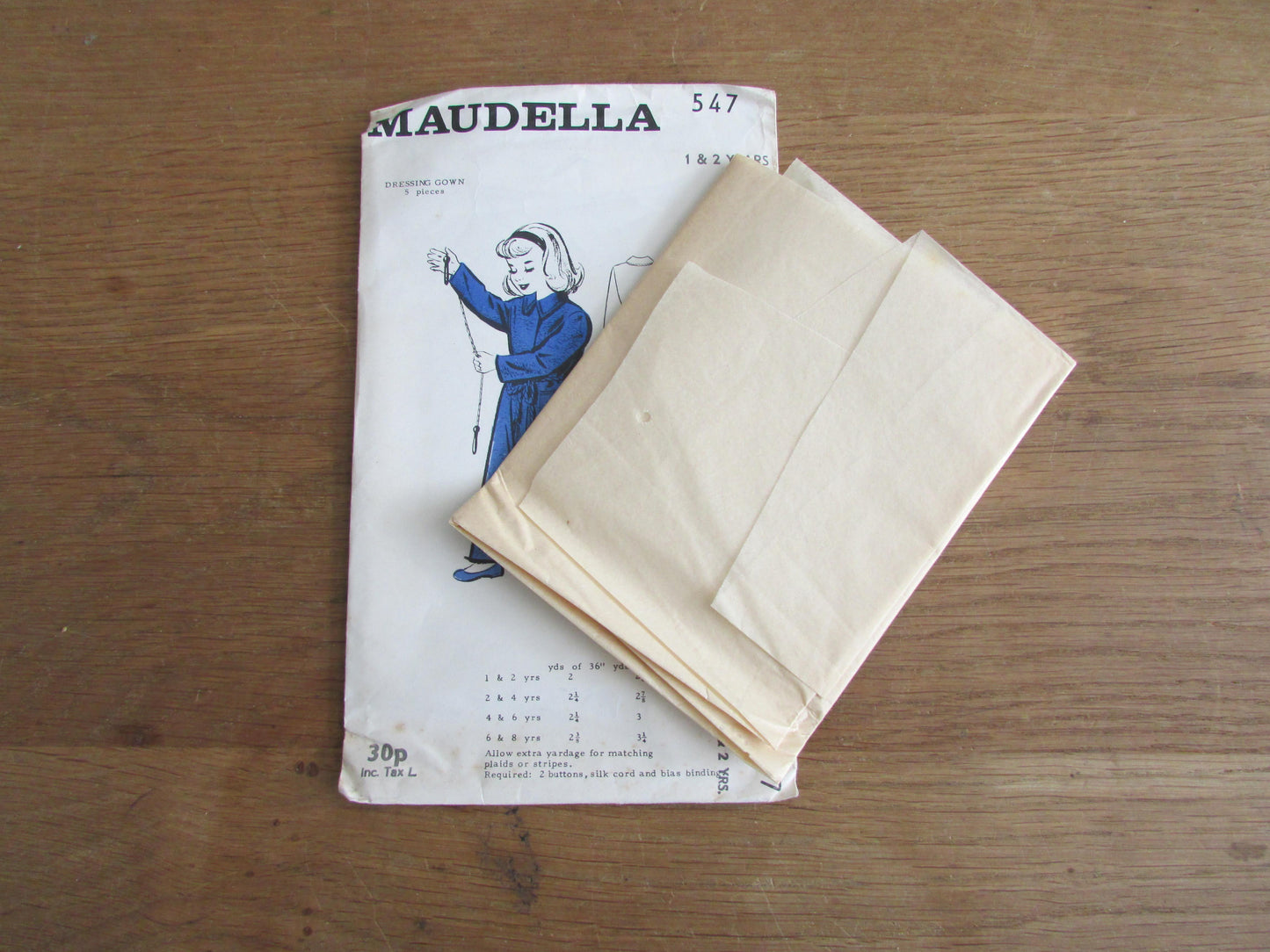 Uncut 1940s/50s Maudella 547 sewing pattern for child's dressing gown, age 1 & 2 years (complete)