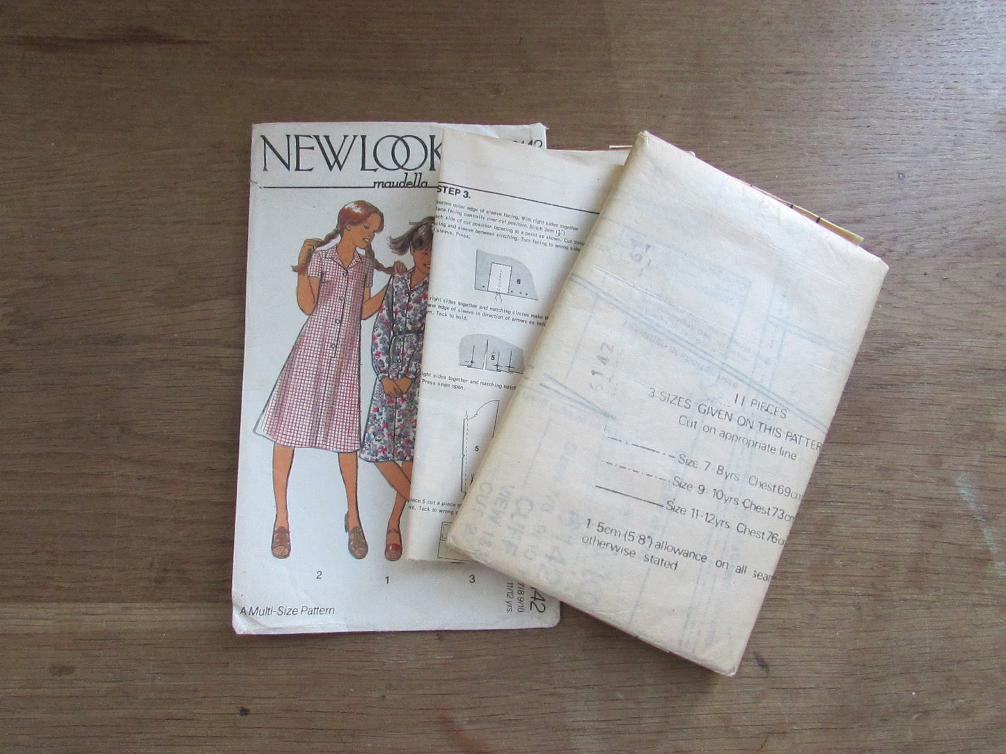 Uncut 1970s New Look Maudella 6142 sewing pattern for girl's dress, blouse & skirt, sizes 7/8-9/10-11/12 years (complete)