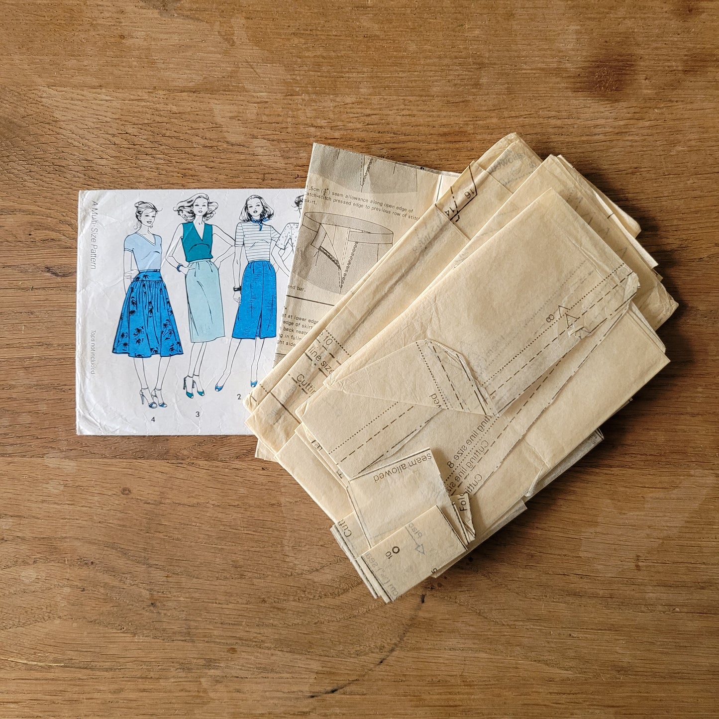 Part cut 1980s News of the World No.366 sewing pattern for skirts in three variations, sizes 8 to 16 (complete, but see description below)