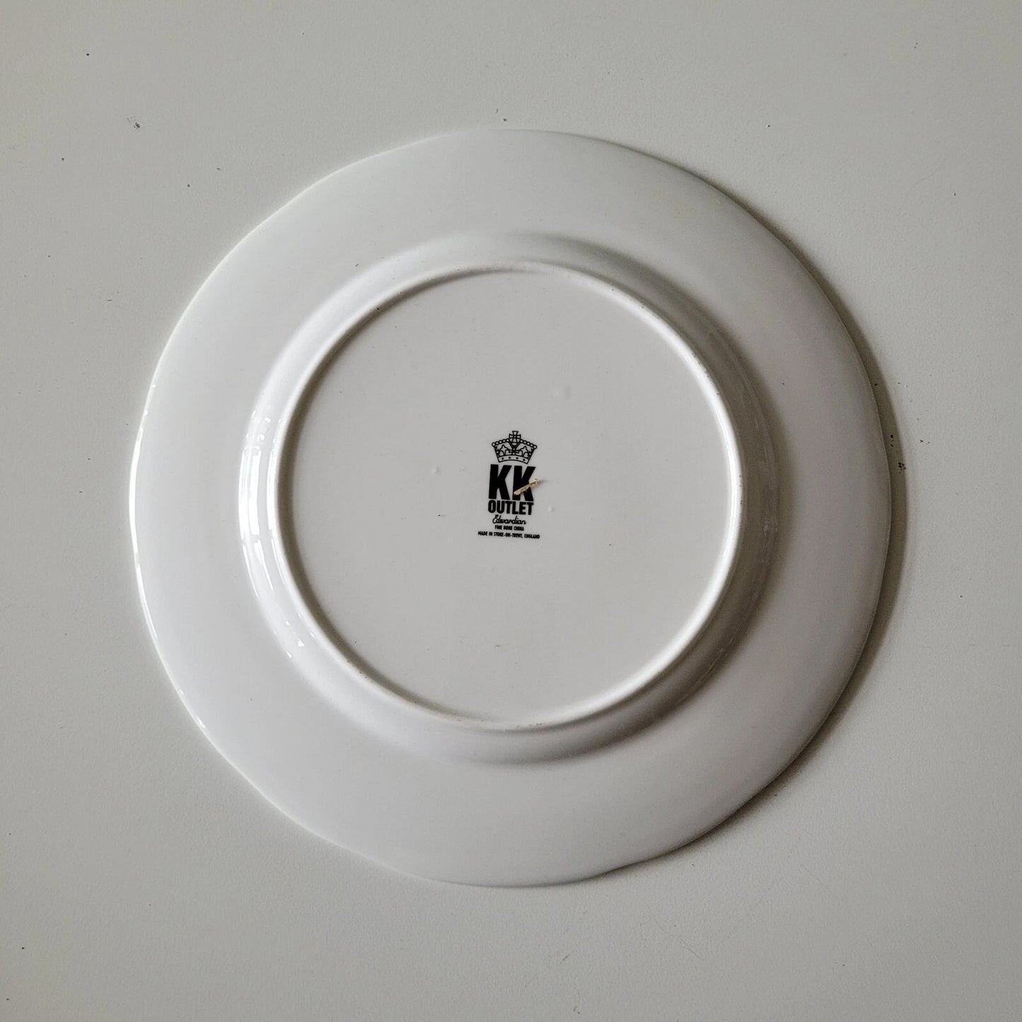 KK Outlet Unofficial Royal Wedding souvenir plate – emojis