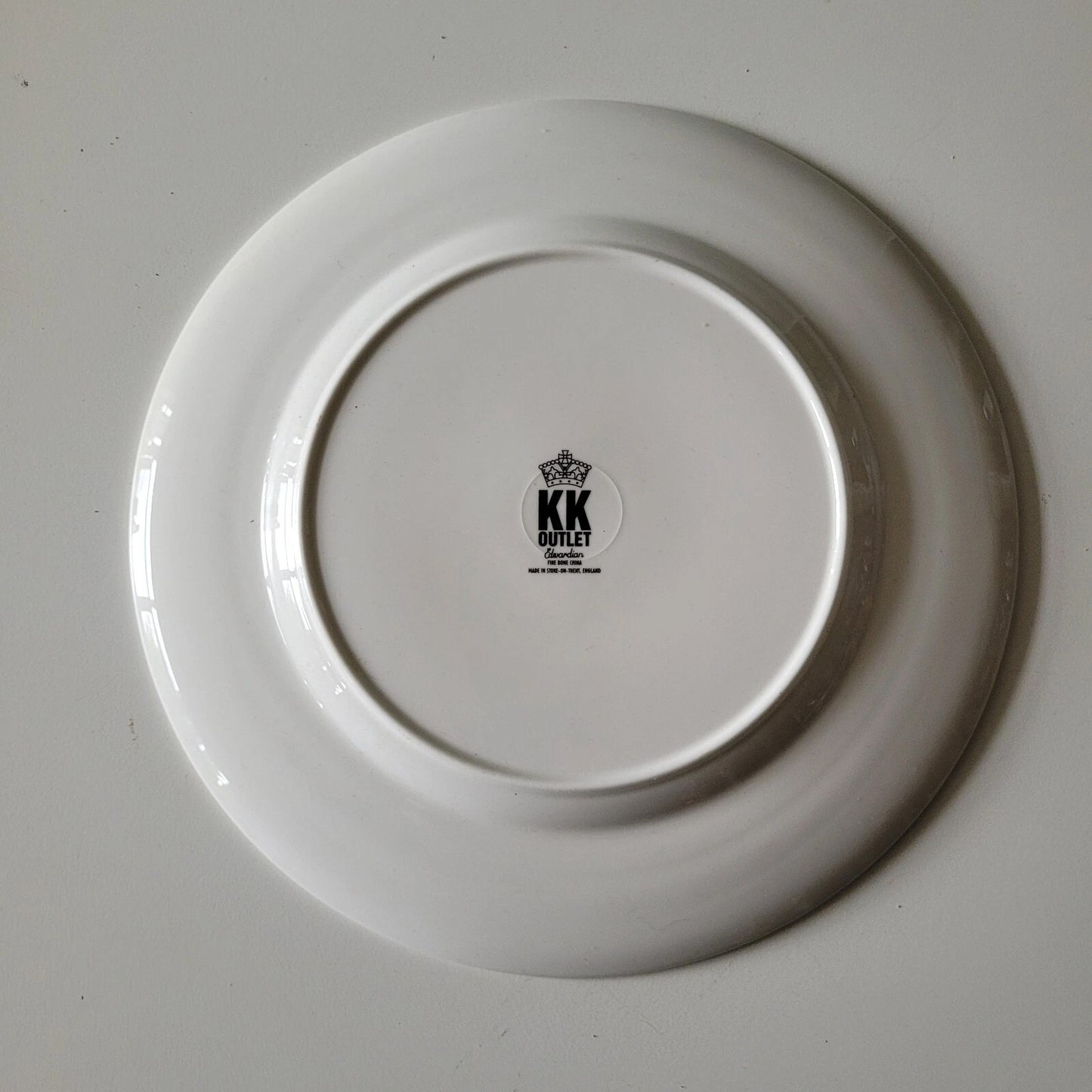 KK Outlet Unofficial Royal Wedding souvenir plate - Thanks For The Free Day Off