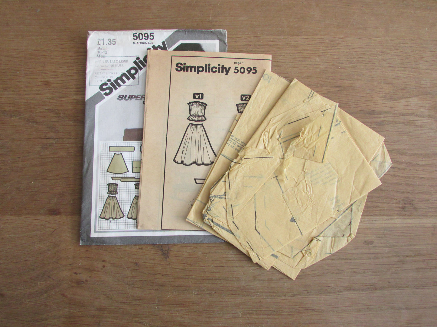 Used 1981 Simplicity 5095 sewing pattern for misses' super jiffy strapless top or bandeau, pull-on skirt & sash, Small 10-12 (complete)