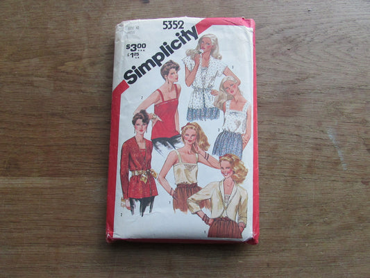 Uncut 1981 Simplicity 5352 sewing pattern for misses' set of camisoles & unlined jacket, size 10 (complete)