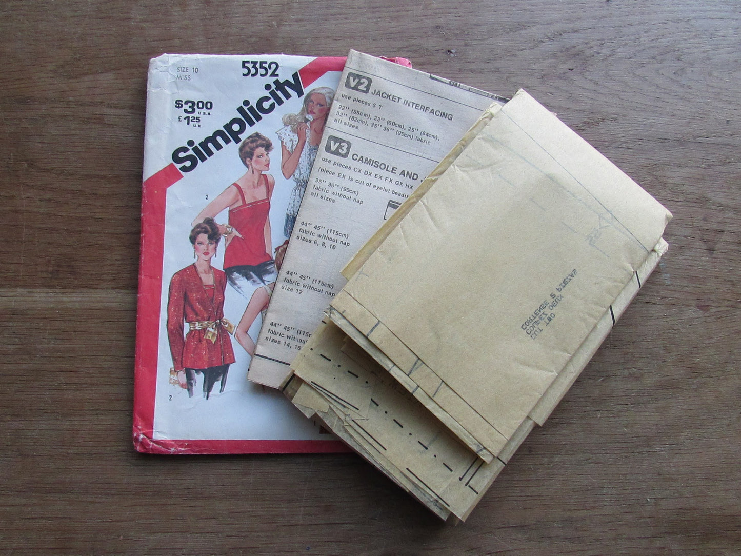 Uncut 1981 Simplicity 5352 sewing pattern for misses' set of camisoles & unlined jacket, size 10 (complete)