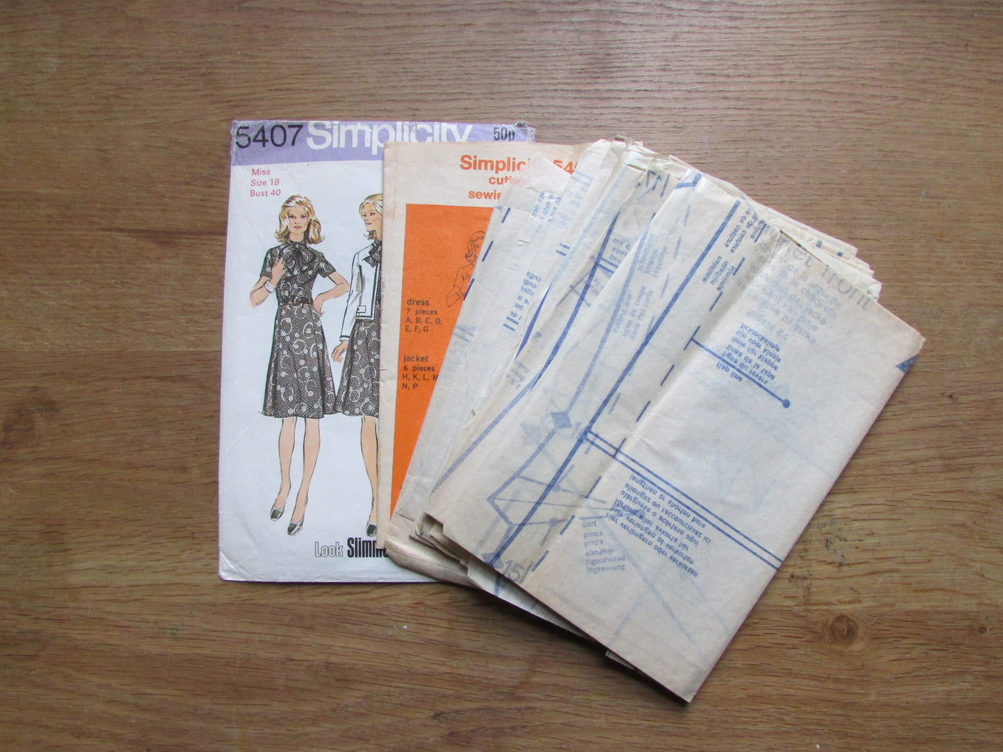 Uncut 1972 Simplicity 5407 sewing pattern for misses' & women's dress and jacket, size 18 (complete)