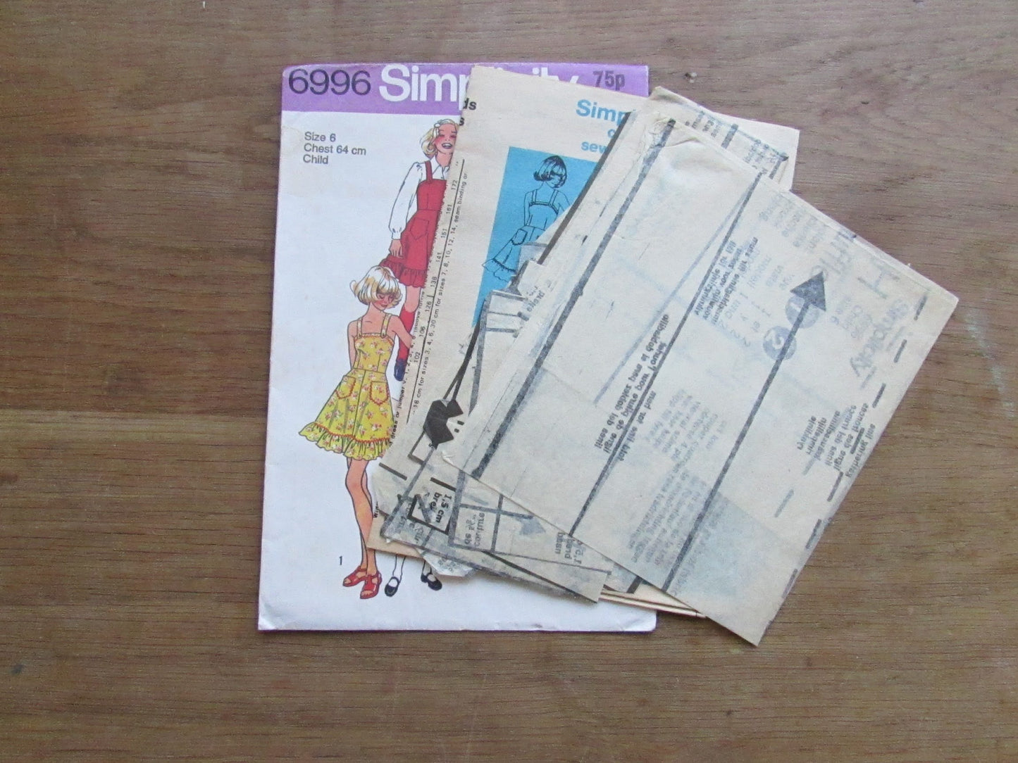 Part cut 1975 Simplicity 6996 sewing pattern for child's & girls' dress or jumper, size 6 (complete)