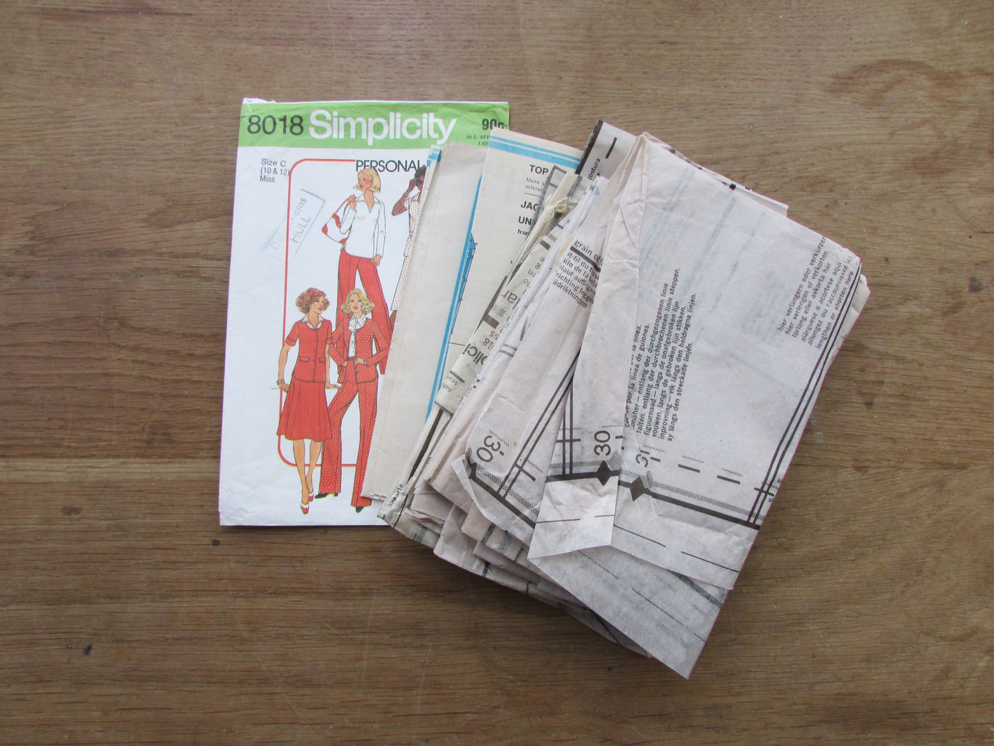 Part cut 1977 Simplicity 8018 personal fit sewing pattern for misses' skirt, pants, top & unlined jacket, size 10-12 (complete)