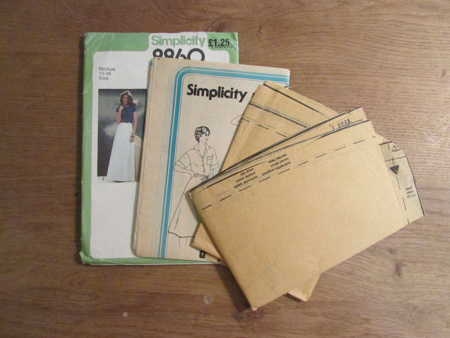 Used 1979 Simplicity 8860 sewing pattern for Jiffy misses' front-wrap skirt, size 14-16 (complete)
