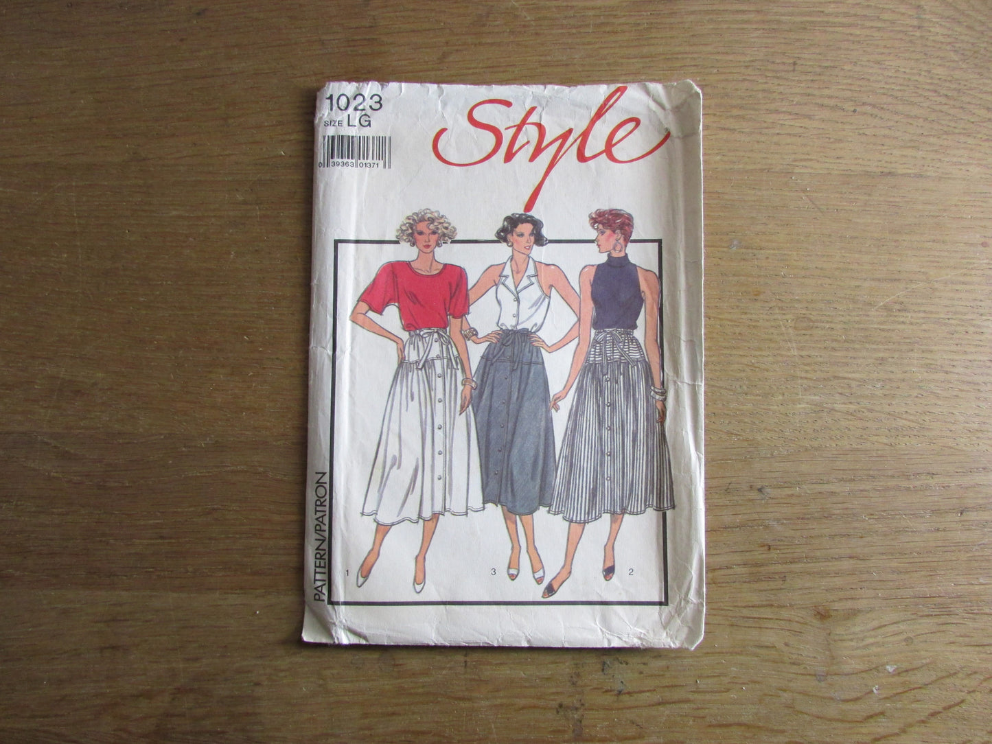 Part cut 1990s Style 1023 sewing pattern for misses' set of skirts, size 16/18 (complete)