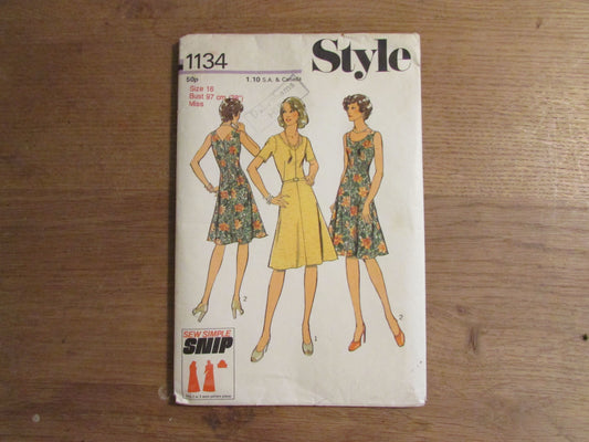 Part cut 1975 Style 1134 sewing pattern for misses' dress, size 16 (complete)