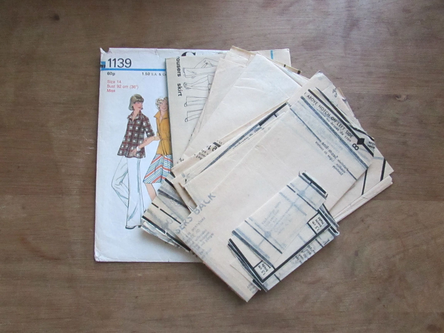 Part cut 1975 Style 1139 sewing pattern for misses' tunic, skirt & trousers, size 14 (complete)