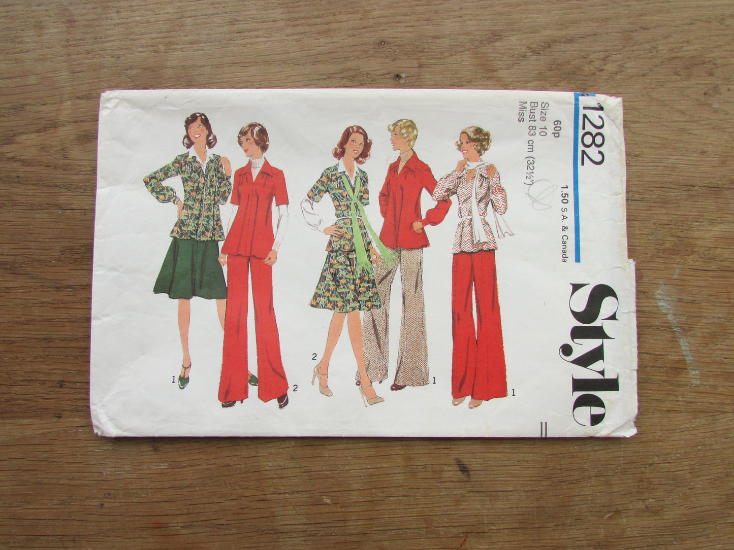 Part cut 1975 Style 1282 sewing pattern for misses' tunic, skirt & trousers, size 10 (complete)