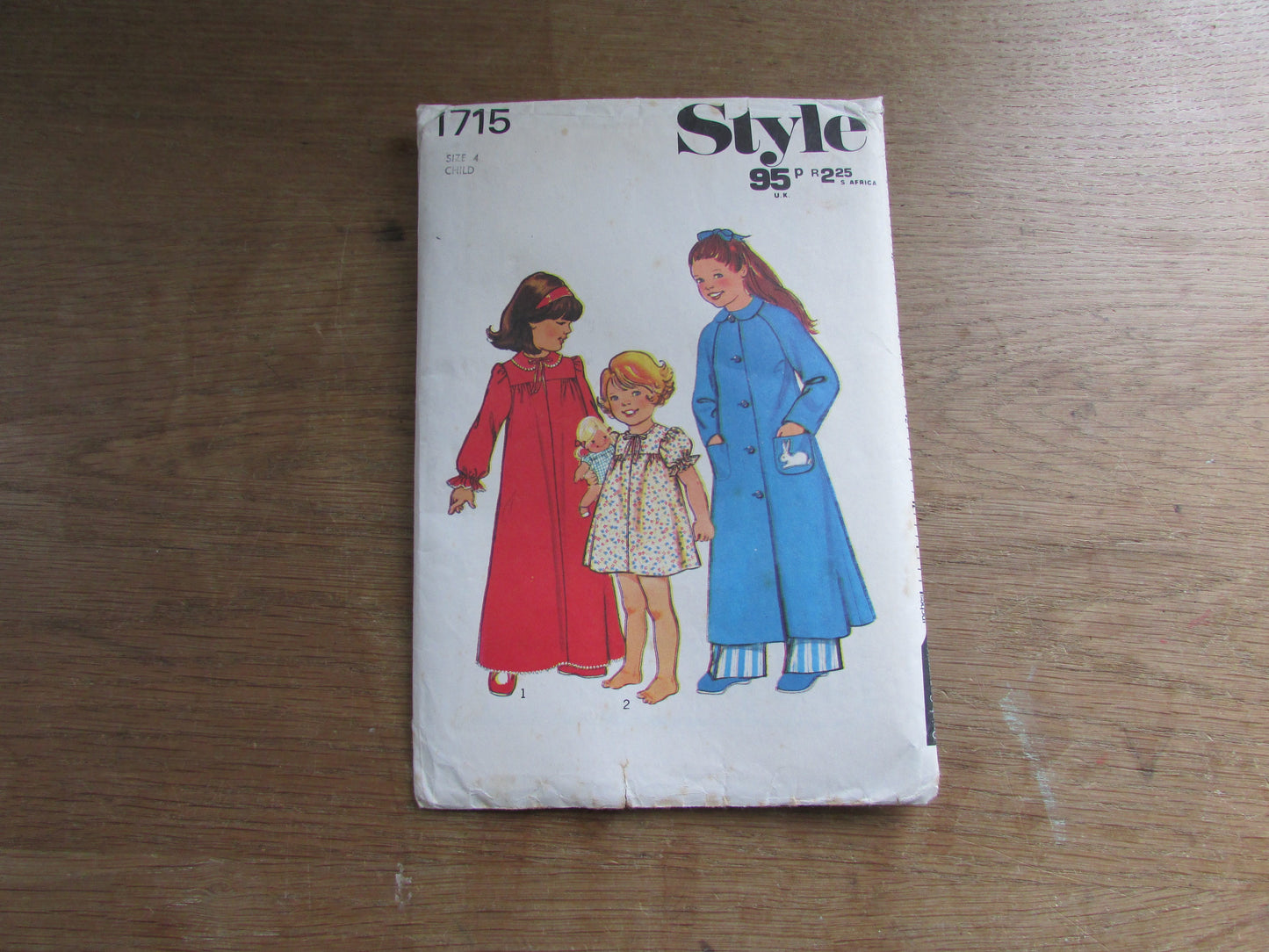 Uncut 1976 Style 1715 sewing pattern for child's nightdress & dressing gown, child size 4 (complete)