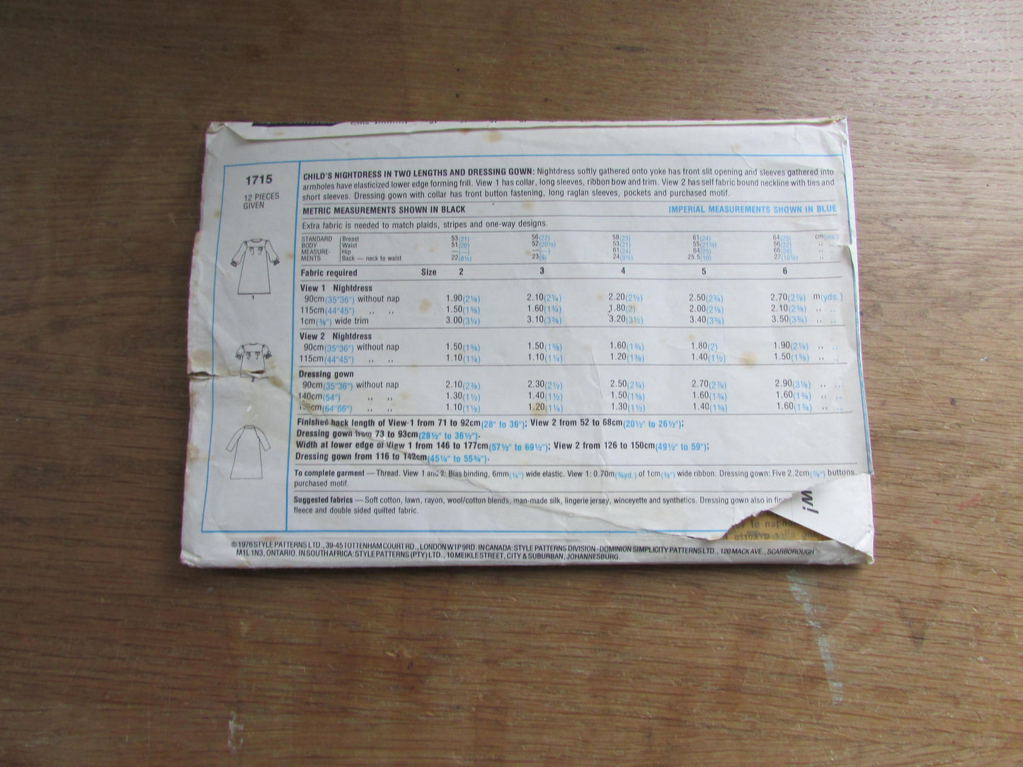 Uncut 1976 Style 1715 sewing pattern for child's nightdress & dressing gown, child size 4 (complete)