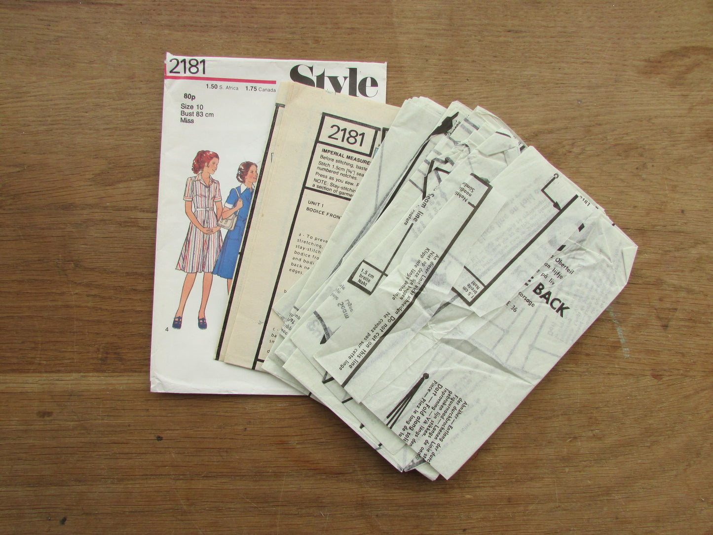 Part cut 1970s Style 2181 sewing pattern for young junior/teens' & misses' dress, size 10 (complete)