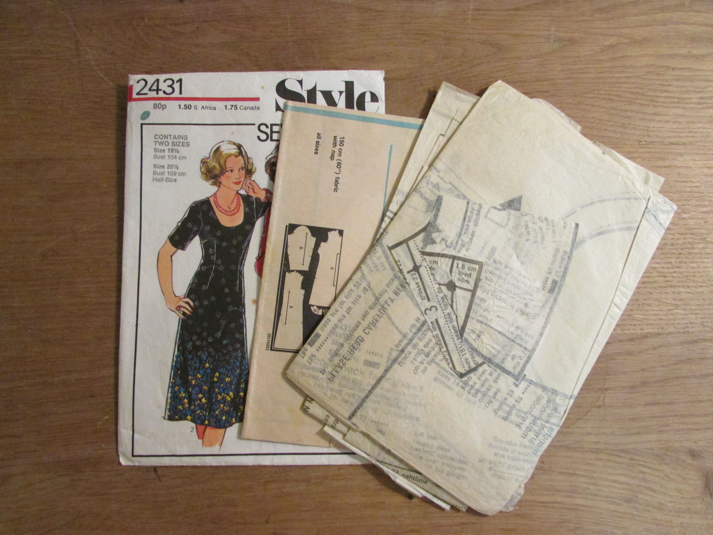 Part cut 1978 Style 2431 sewing pattern for dresses in half-sizes, sizes 18.5 + 20.5 (crudely cut to size 20.5, complete)