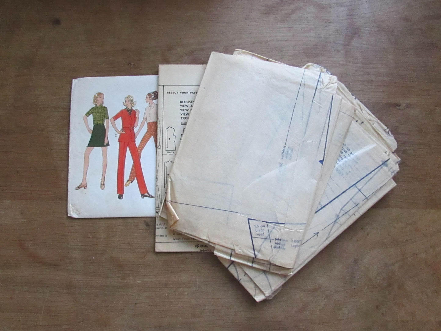 Part cut 1970 Style 2702 sewing pattern for misses' blouse, unlined jacket & trousers, size 14 (see description below)