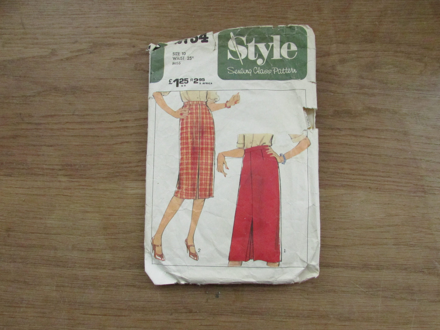 Part cut 1979 Style 2754 sewing pattern for misses' skirt, size 10 (complete)
