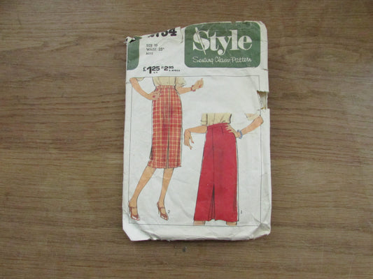 Part cut 1979 Style 2754 sewing pattern for misses' skirt, size 10 (complete)