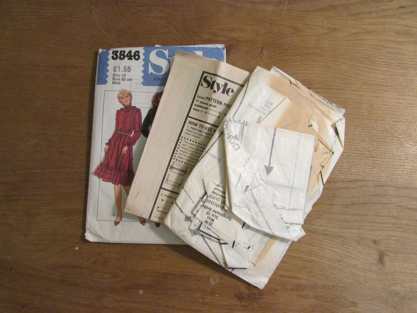 Part cut 1981 Style 3546 sewing pattern for misses' lined waistcoat & dress, size 10 (complete)