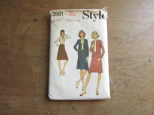 Part cut 1972 Style 3561 sewing pattern for misses' jacket, skirt & blouse, size 16 (complete)