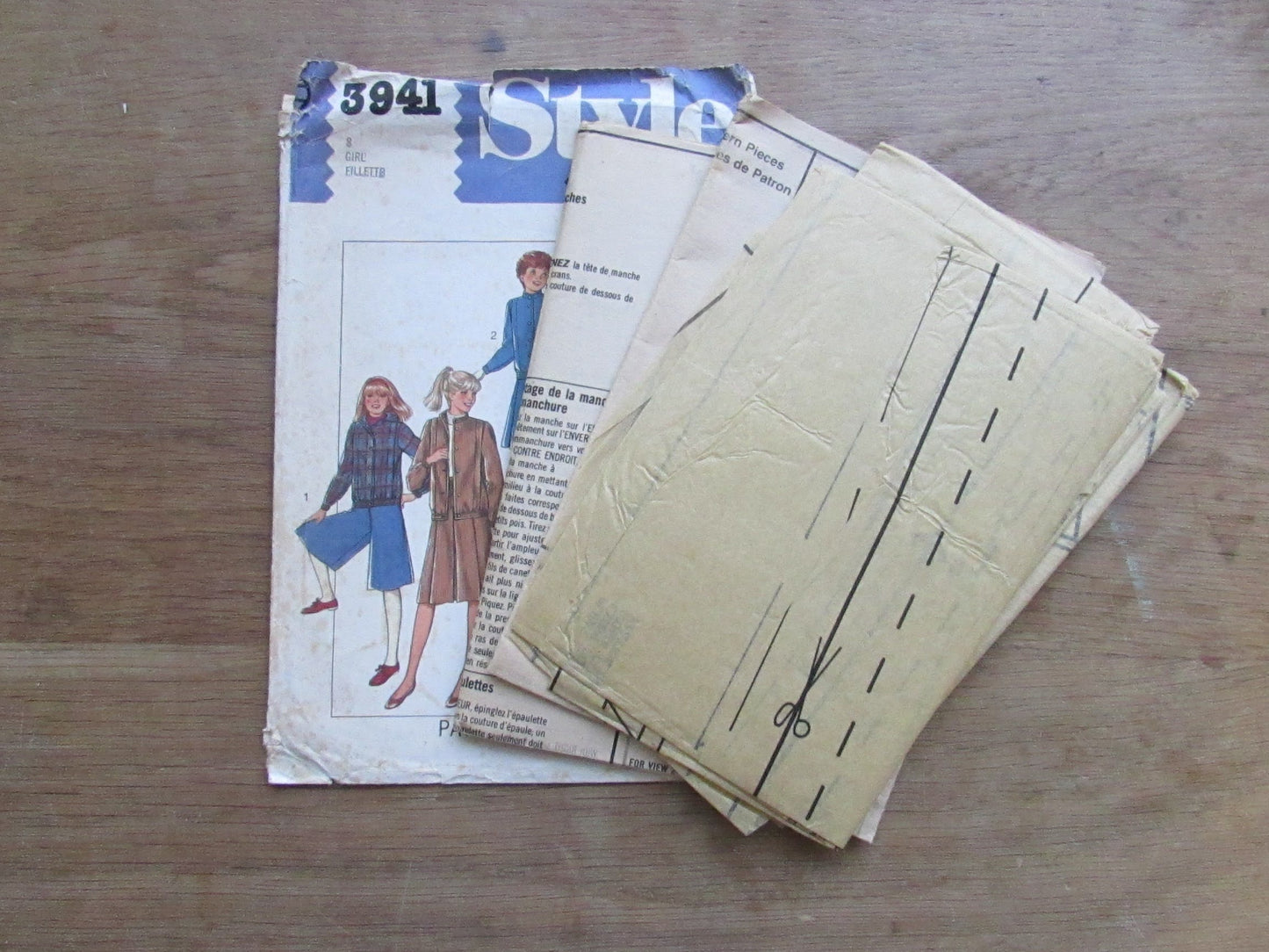 Part cut 1982 Style 3941 sewing pattern for girls' lined jacket, skirt, culottes & trousers, size 8 (complete)