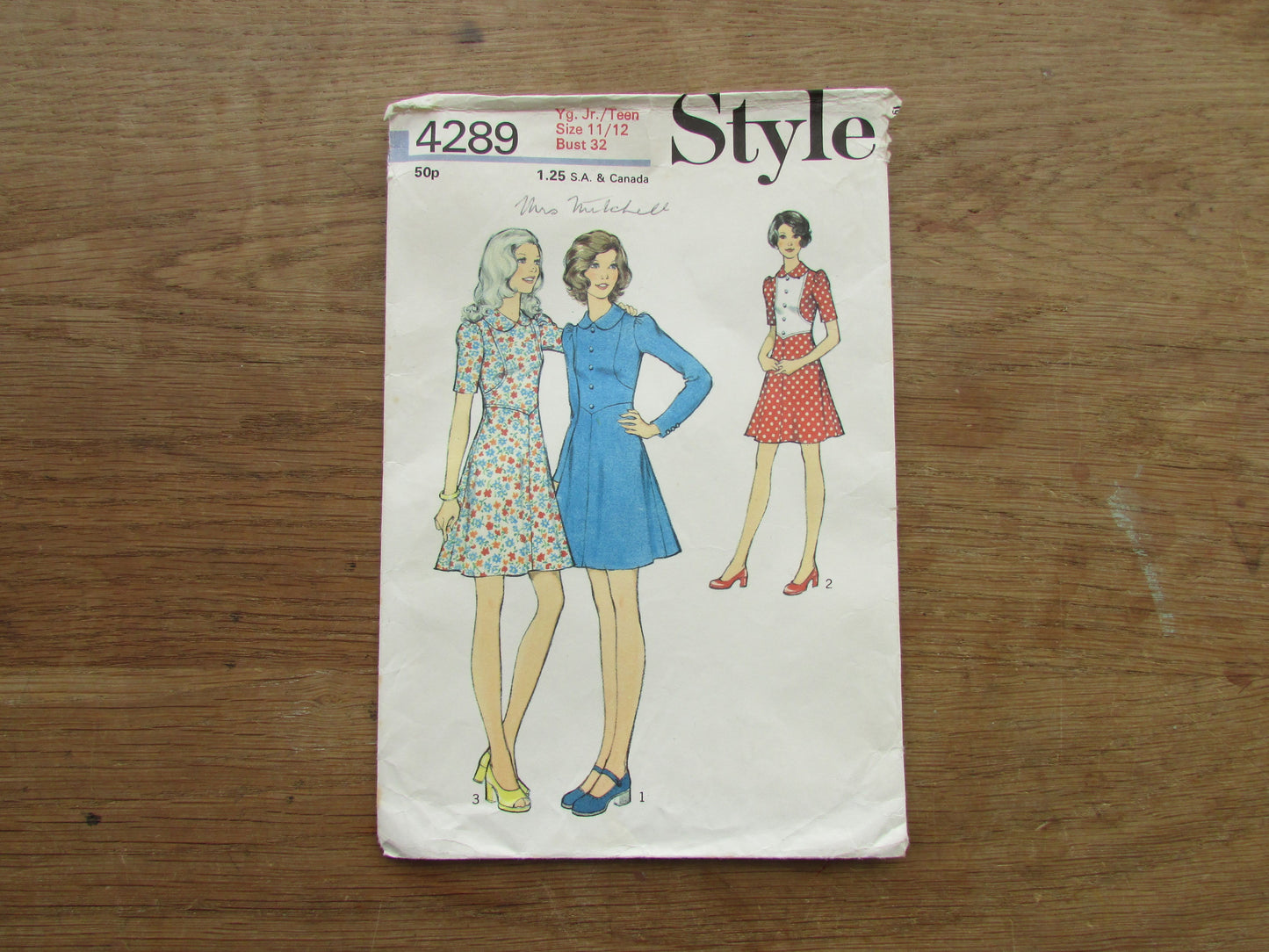 Part cut 1973 Style 4289 sewing pattern for young junior/teen's dress, size 11/12 (complete)