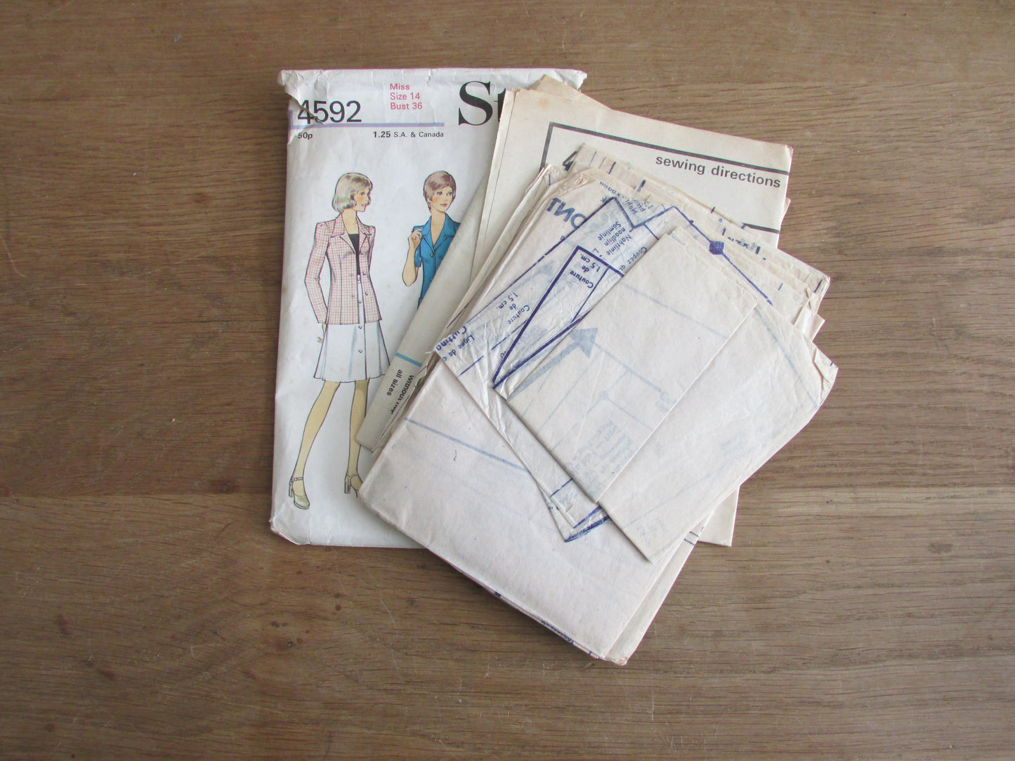 Part cut 1974 Style 4592 sewing pattern for misses' unlined jacket, skirt & trousers, size 14 (complete)