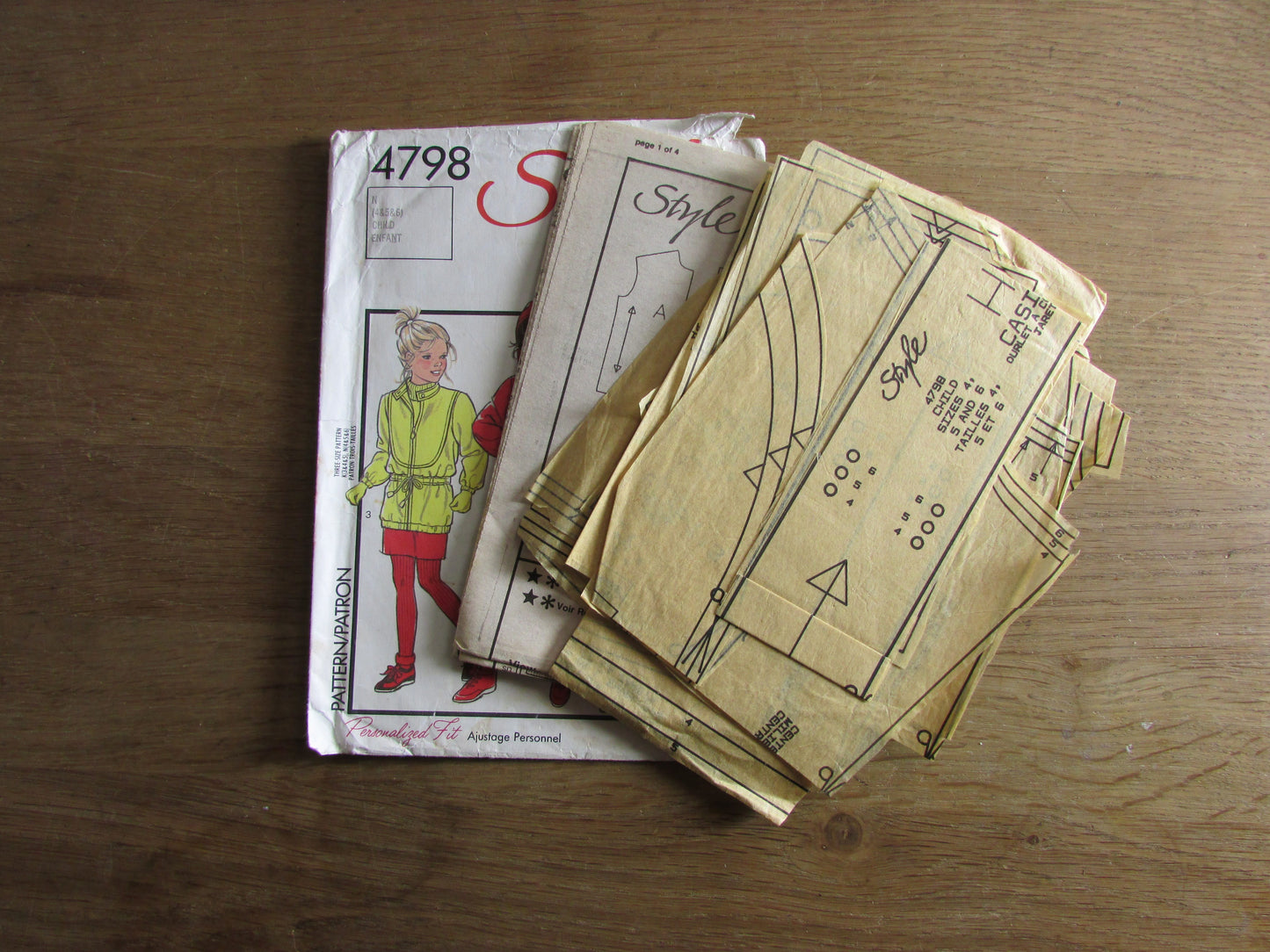 Part cut 1986 Style 4798 sewing pattern for child's unlined jacket with or without hood, sizes 4 to 6 (part cut to size 6, complete)