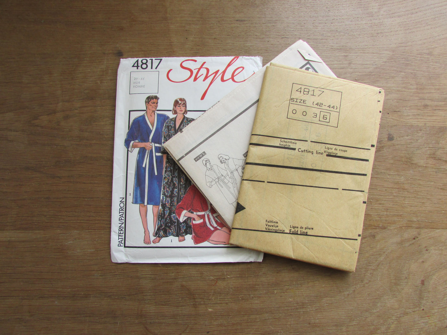 Uncut 1986 Style 4817 sewing pattern for misses' or men's robe,  size 42-44 (complete)