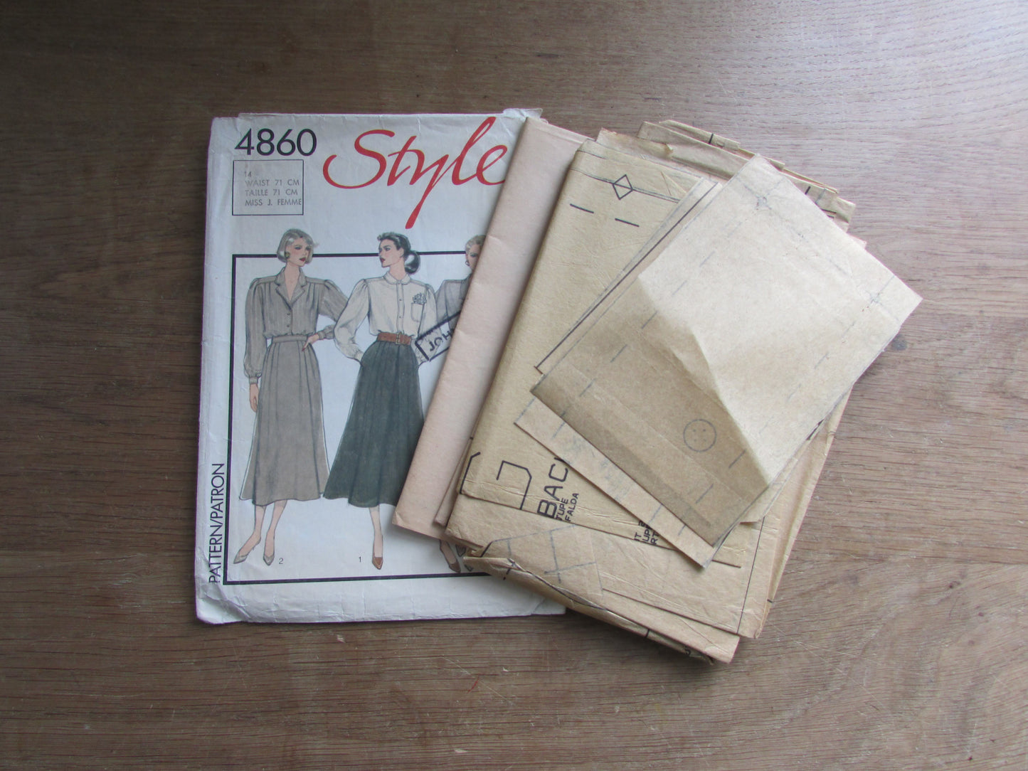 Part cut 1986 Style 4860 sewing pattern for misses' set of skirts, size 14 (complete)