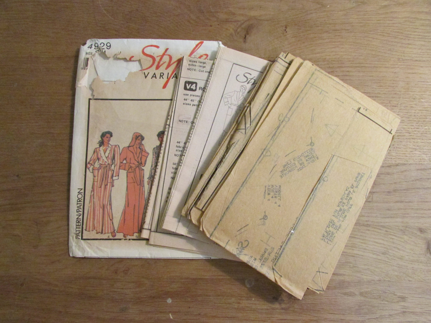 Part cut 1986 Style 4929 sewing pattern for misses' shawl collar or hooded robe, size S/M (10-12/14-16) (complete)