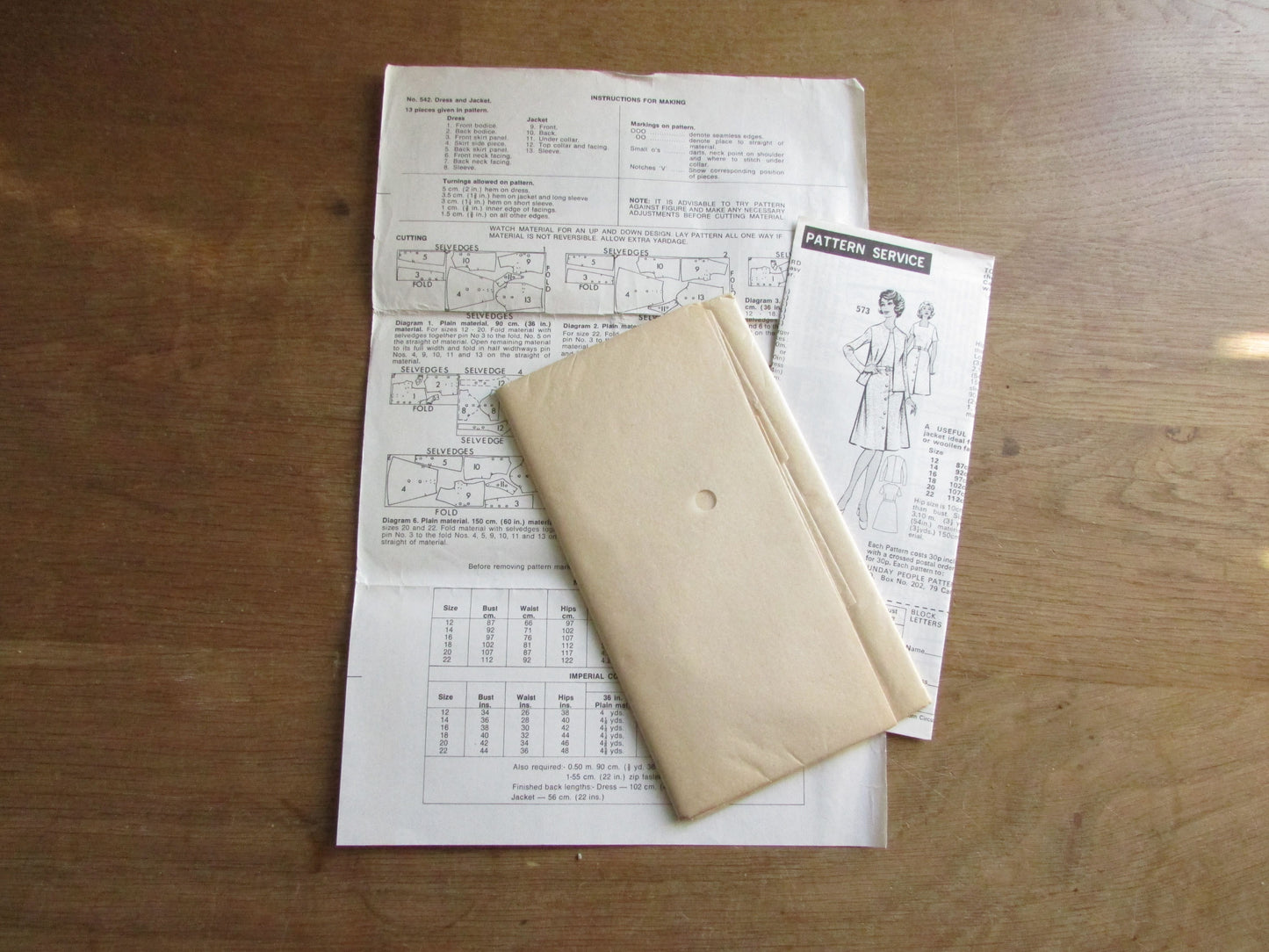 Uncut 1960s Sunday People 542 sewing pattern for misses' dress & jacket, size 14 (complete)