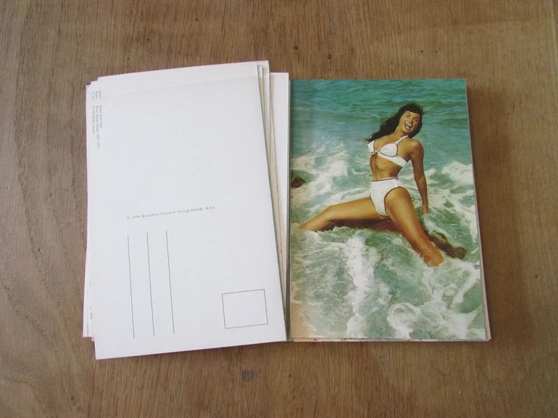 1996 collectable Taschen Betty Page by Bunny Yeager 30 postcard set