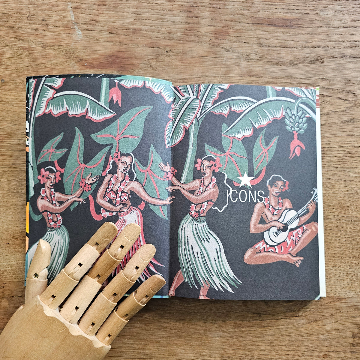 Taschen Icons; Hula. Vintage Hawaiian Graphics, by Jim Heimann (Softback, 2003)