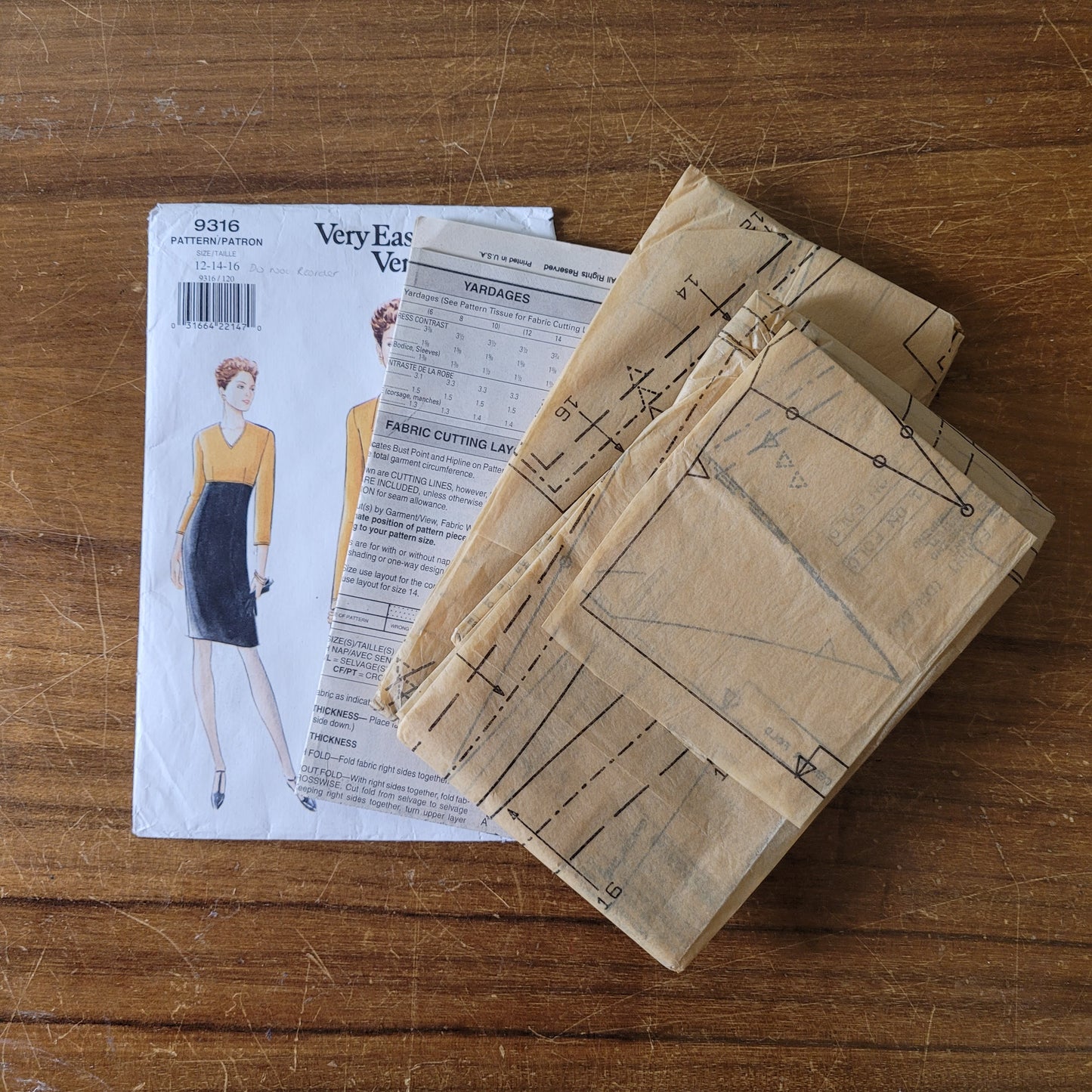 Uncut 1995 Vogue 9316 sewing pattern for misses'/misses' petite jacket & dress, sizes 12 to 14 (complete)